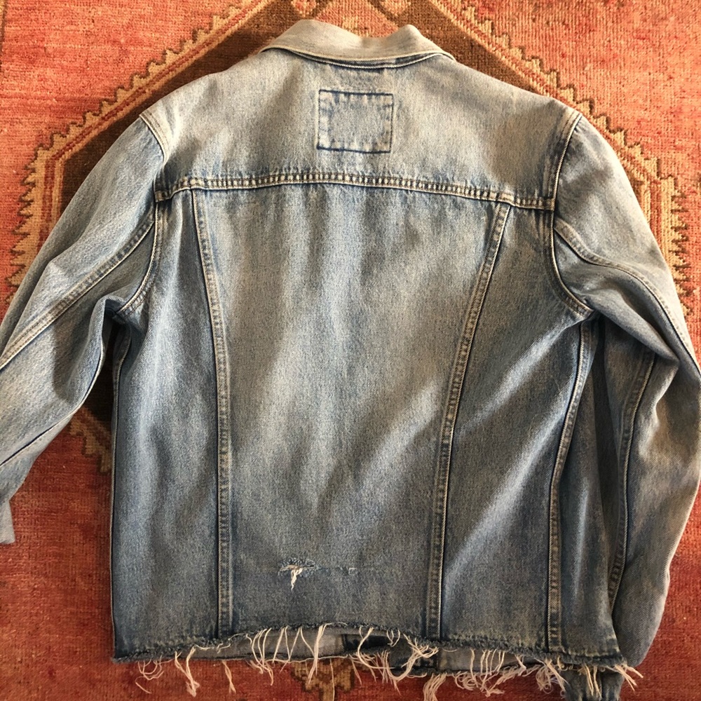❌SOLD❌ Raw Hem Levi’s Washed Trucker Jacket